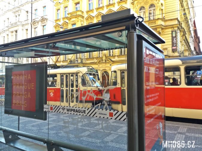 Pochybnosti kolem zastávek pražské MHD s Wifi připojením