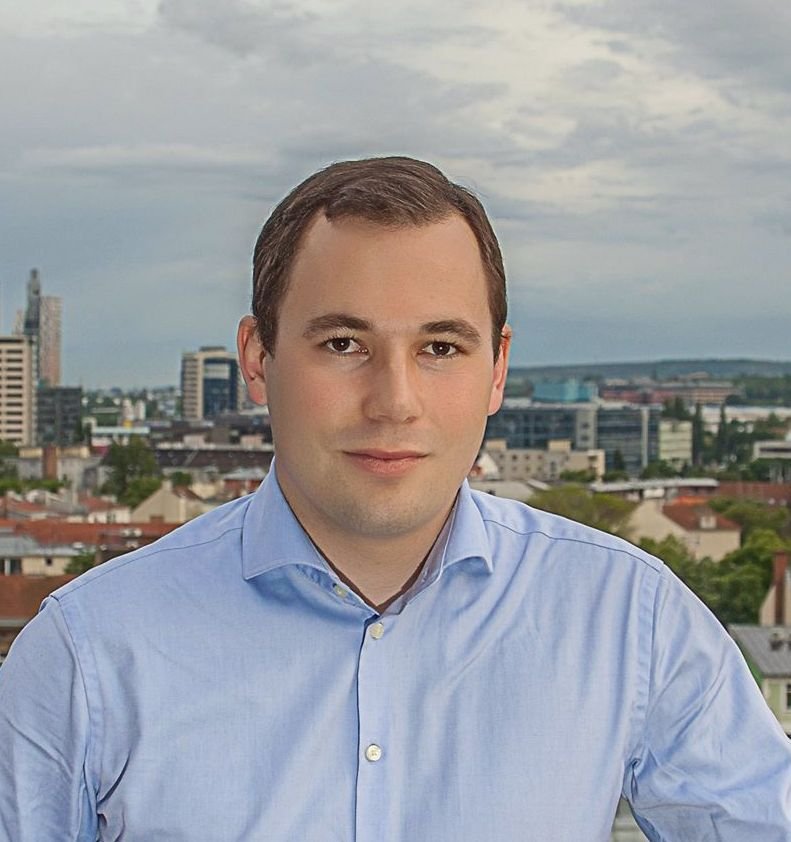 SABOTÁŽ, KTEROU SI VŠICHNI PLATÍME