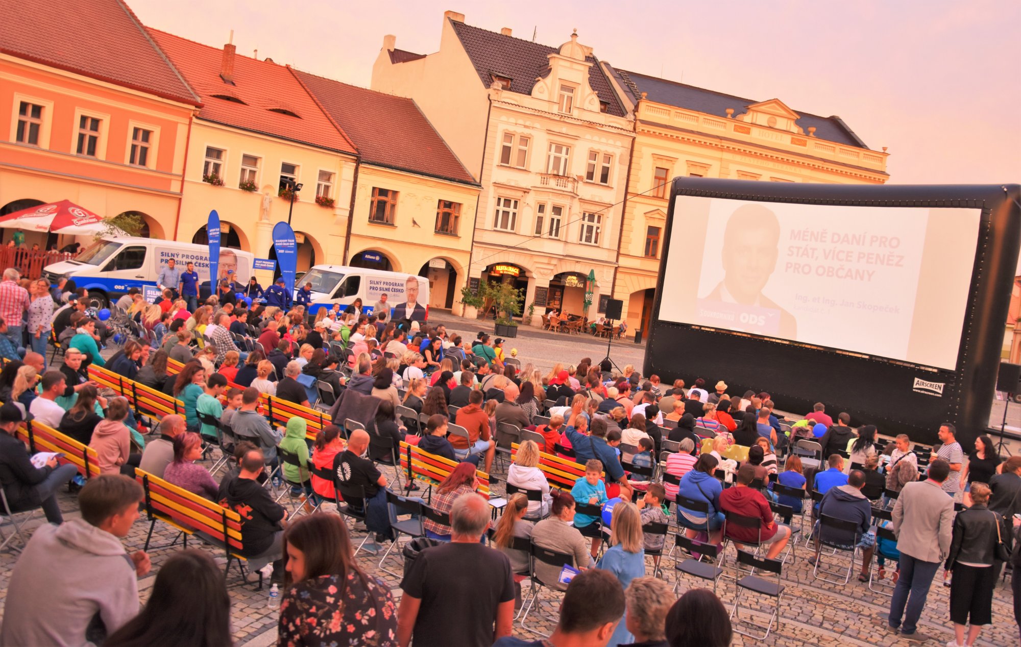 ODS: K představení programu a diskusi s veřejností využijeme speciální letní kina. Cílem je diskutovat s desetitisíci voliči
