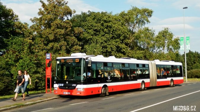 Starosta Prahy 6 proti svým občanům Dědiny. Chce jim zrušit polovinu autobusových spojů