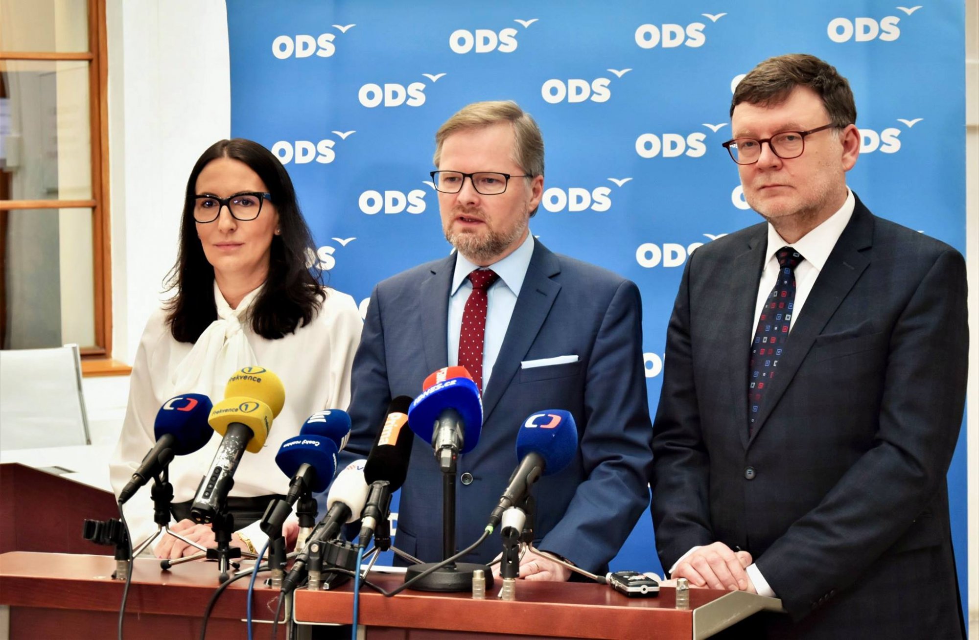 ODS: Prezident dnes jmenoval vládu, která se zapíše do dějin ČR jako první politicky polokomunistická vláda po roce 1989.