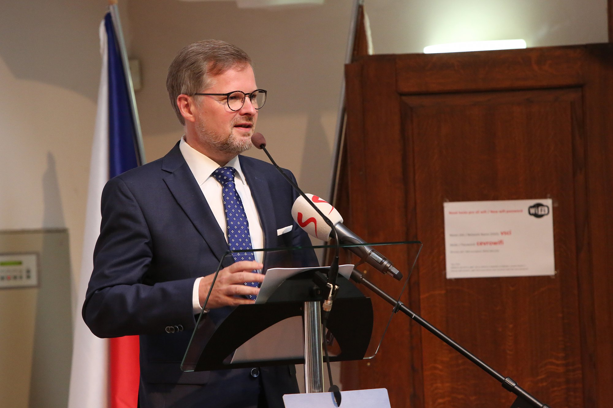 Program vládní koalice je plytký. Slibuje všechno všem, připomíná sběrné suroviny