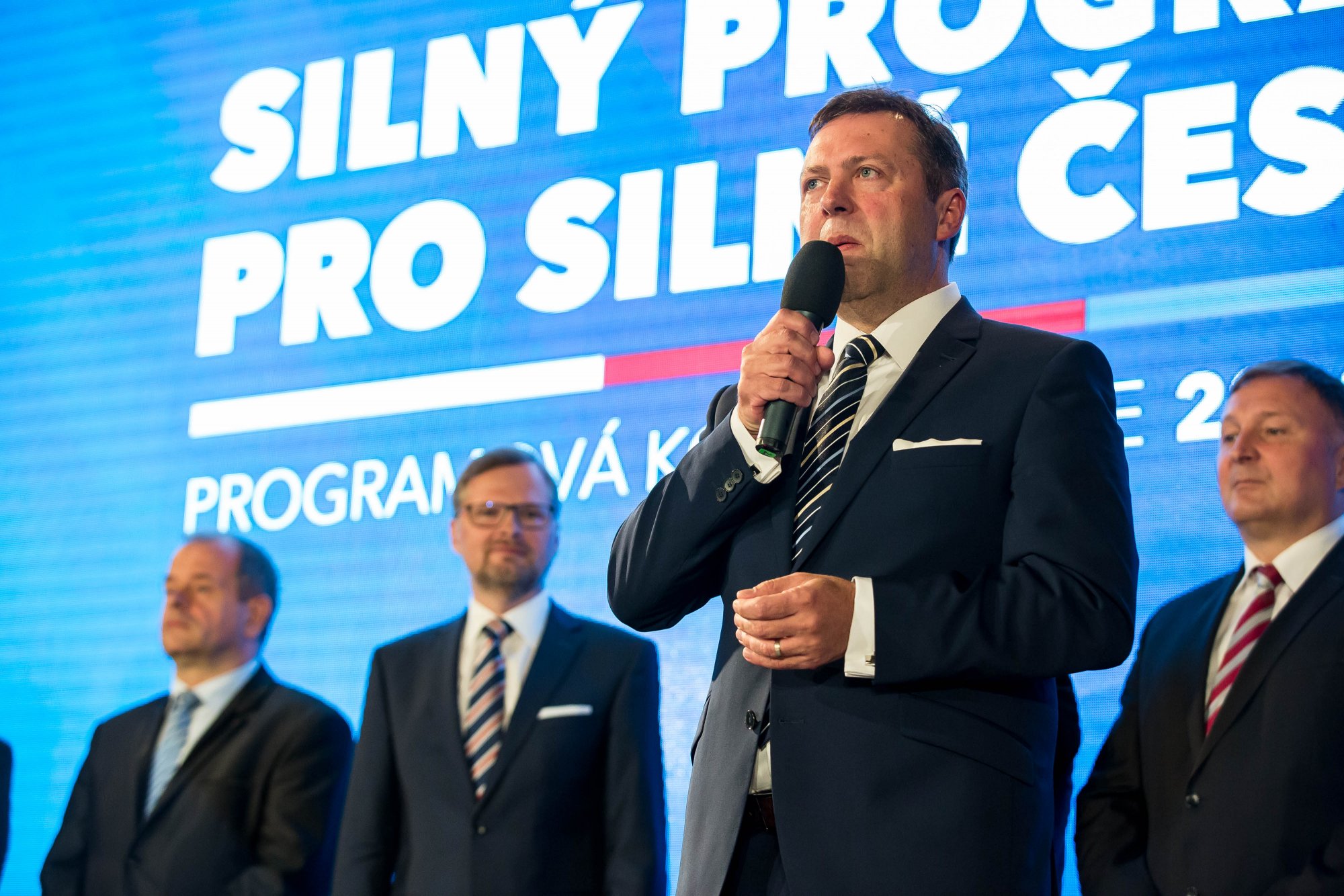 Interpelace na premiéra ve věci rezignace gen. ředitele finanční správy M. Janečka