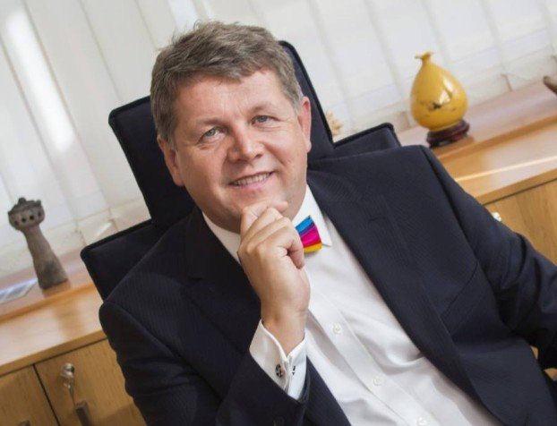 Přál bych si, aby v těchto volbách získaly celoevropsky silný mandát strany, které si přejí udržet Evropskou unii pohromadě, ale řešení problémů nevidím v silnější integraci
