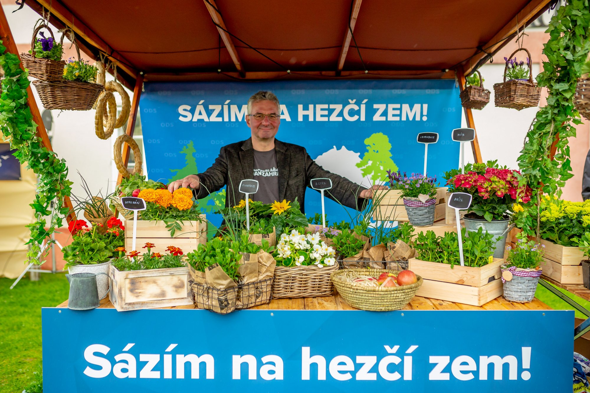 ODS: O víkendu se lidé mohou zasadit o hezčí zem