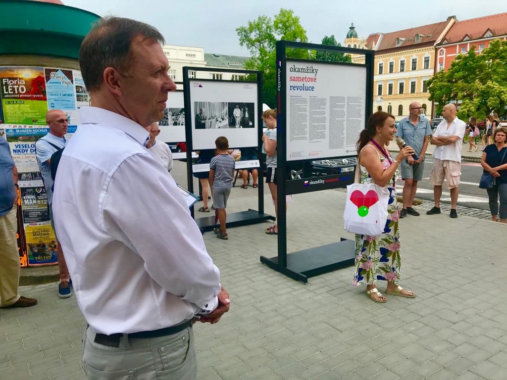 Okamžiky sametové revoluce