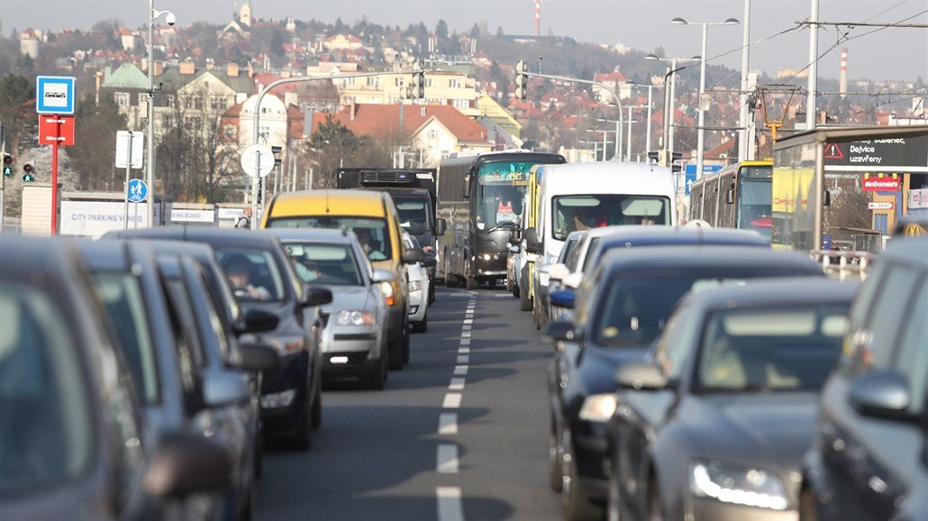 PRAHA 6 VYHLÁSILA STAV DOPRAVNÍ NOUZE