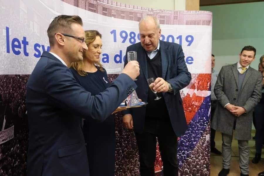 Sametový večer v Ostravě s křtem knihy pamětníků 17. listopadu 1989
