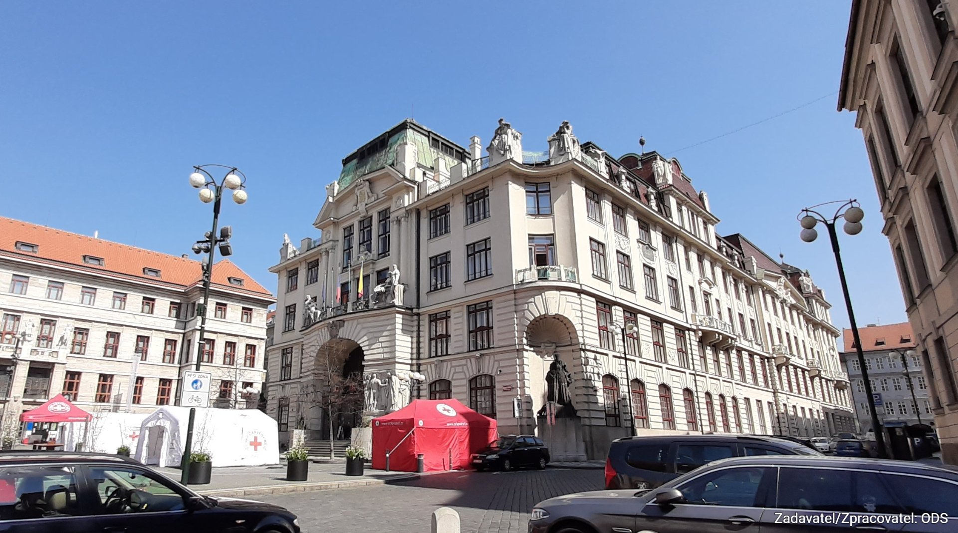 Praha je v klinické smrti a musí začít fungovat, opozice žádá primátora o svolání mimořádného zastupitelstva