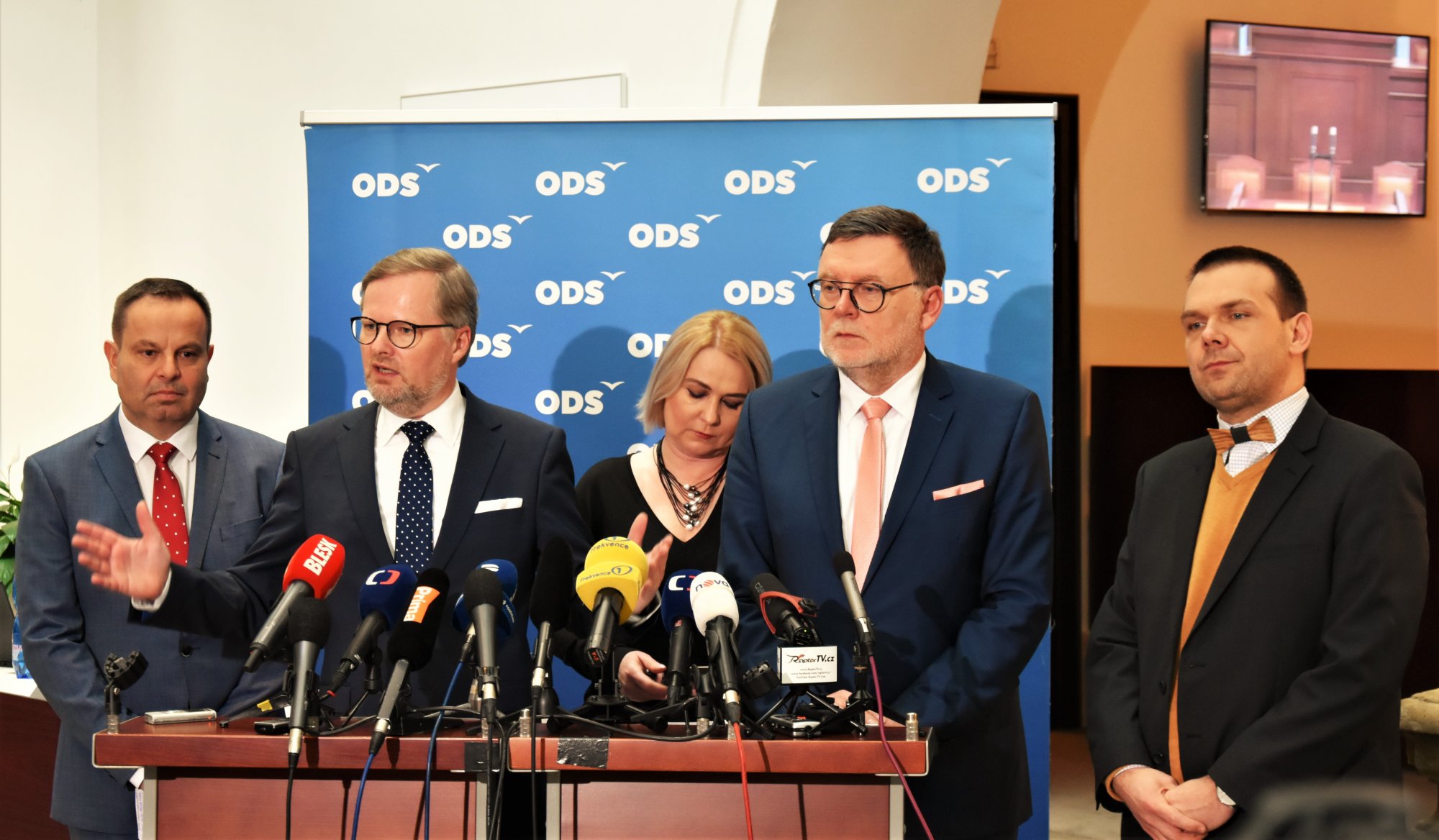 ODS: Seniorům pomůže dostupná péče, ne jednorázové dávky