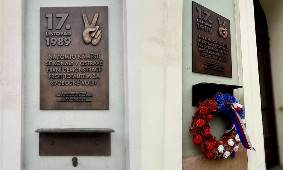 Pamětní deska k 17. listopadu na Masarykově náměstí oslaví první rok