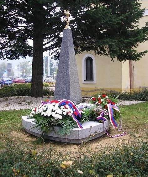 17. listopad - hledáme fotografie či informace k pomníku
