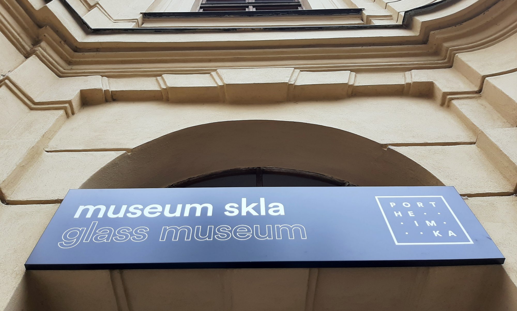 Muzeum skla zůstane na Smíchově nejméně rok