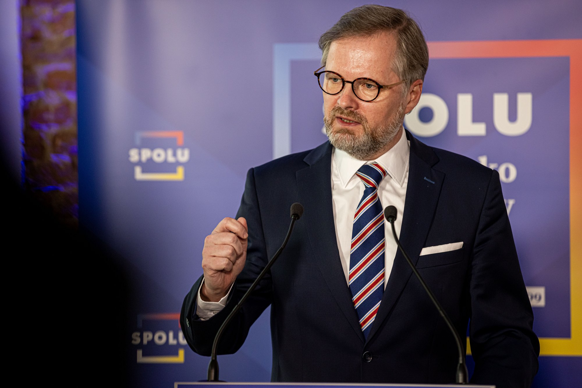 Naše země stojí na křižovatce, buď toho v příštích letech využijeme, nebo ztratíme i to, co máme dnes. Je čas dát Česko dohromady
