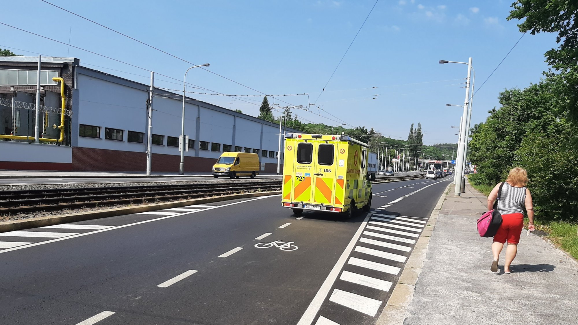 Dopravní omezení na Plzeňské ulici komplikuje průjezd vozidel záchranné služby a ohrožuje záchranu životů. Chceme po Magistrátu okamžitou nápravu!