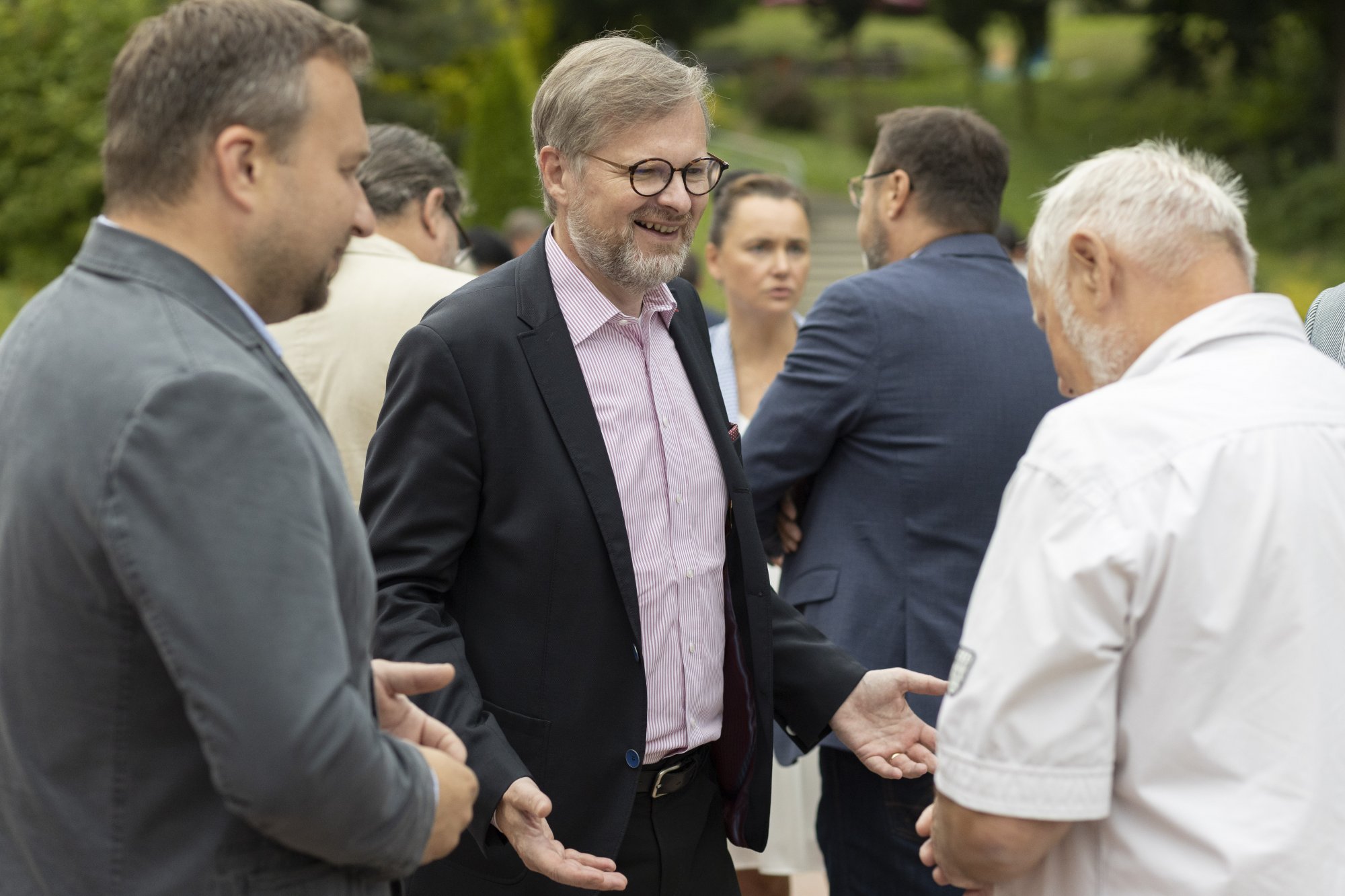 Karel je ideální kombinací politika. Přemýšlí a zároveň umí být praktik