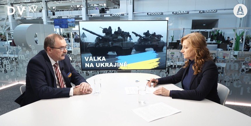 DVTV: Historický propad rublu a další pomoc Ukrajině