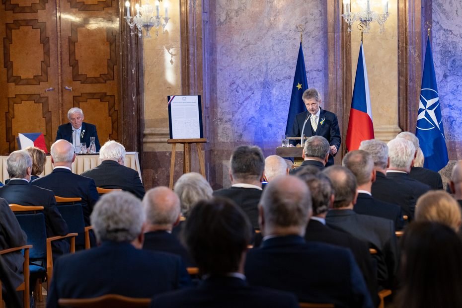 Pojistka demokracie, svědomí státu a komora moudrých: Senát si slavnostním shromážděním připomíná čtvrt století od svého ustavení