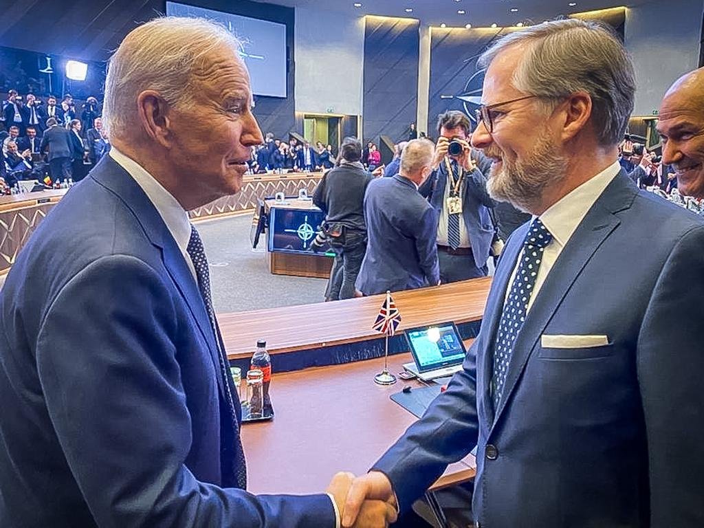 Premiér Fiala se v Bruselu zúčastnil summitu NATO a Evropské rady