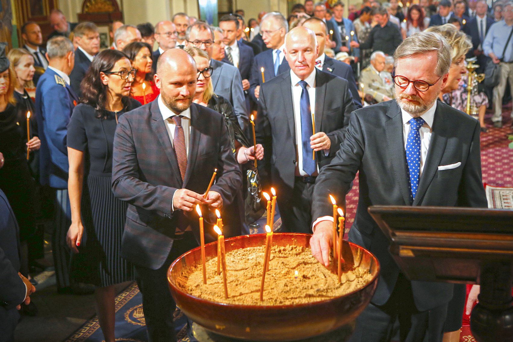 Premiér Petr Fiala uctil památku československých parašutistů, hrdinů heydrichiády