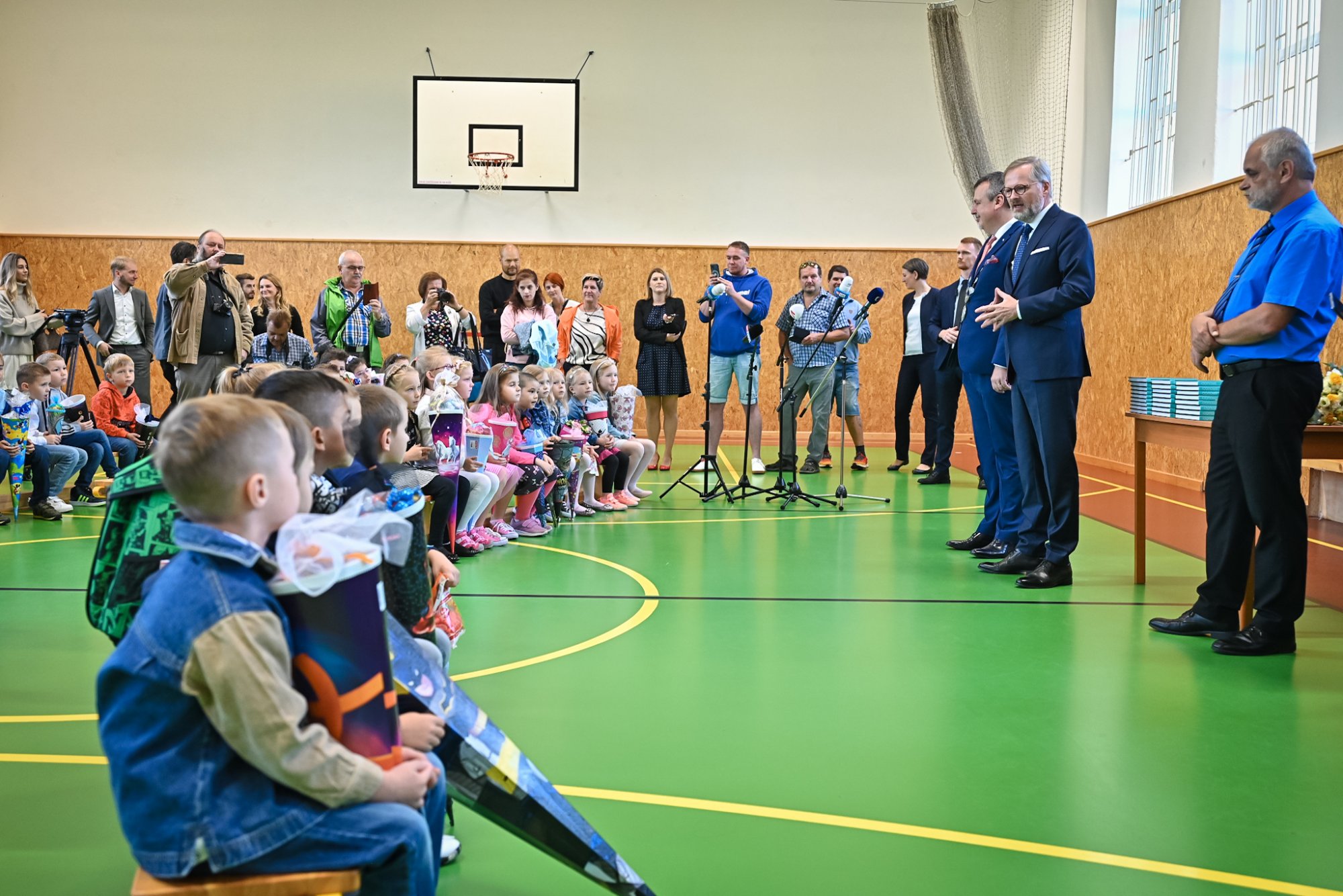 Premiér Petr Fiala zahájil v Ostrově na Karlovarsku nový školní rok