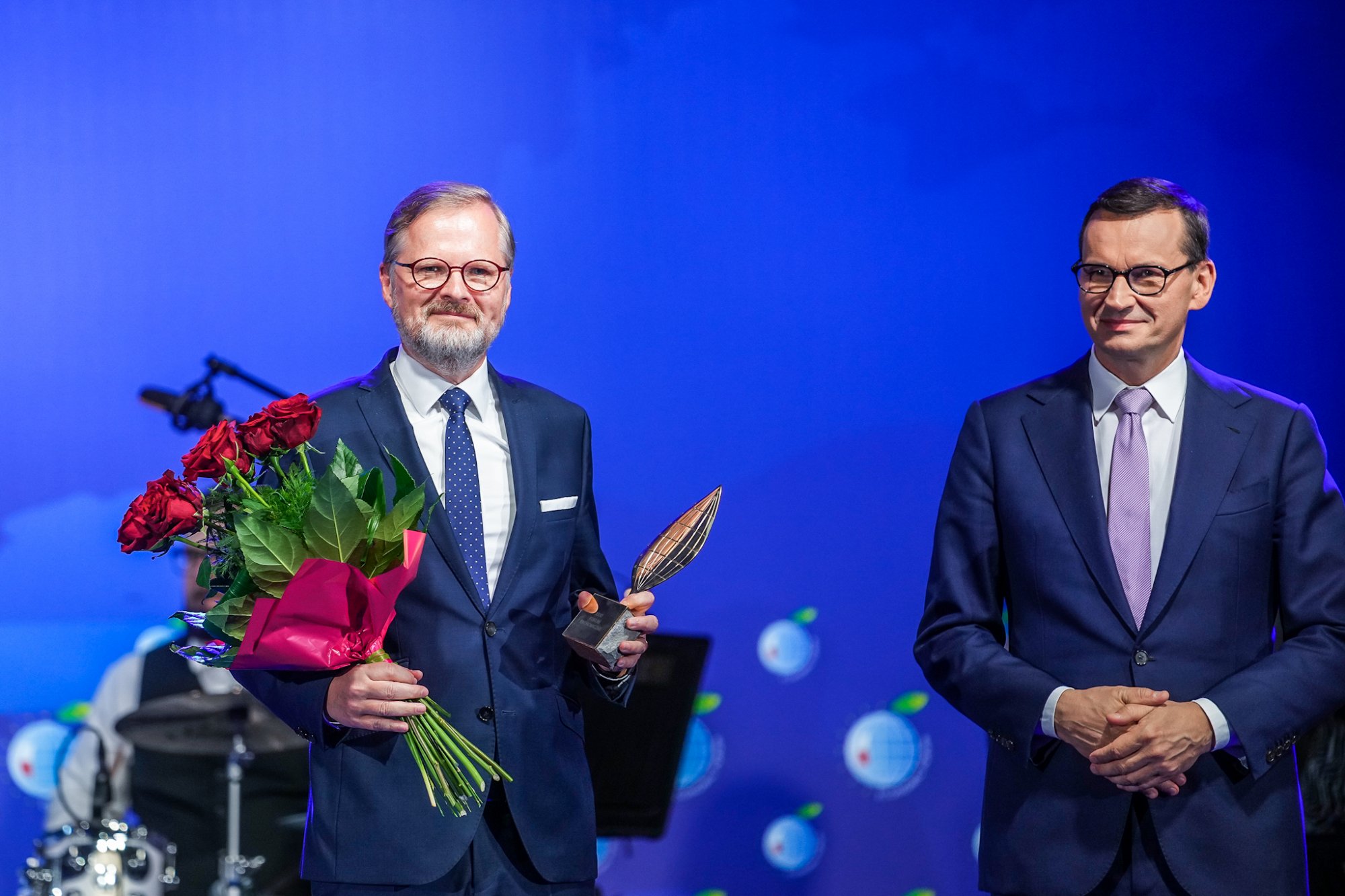 Premiér Fiala se v polské Karpaczi zúčastnil Ekonomického fóra a obdržel cenu Člověk roku