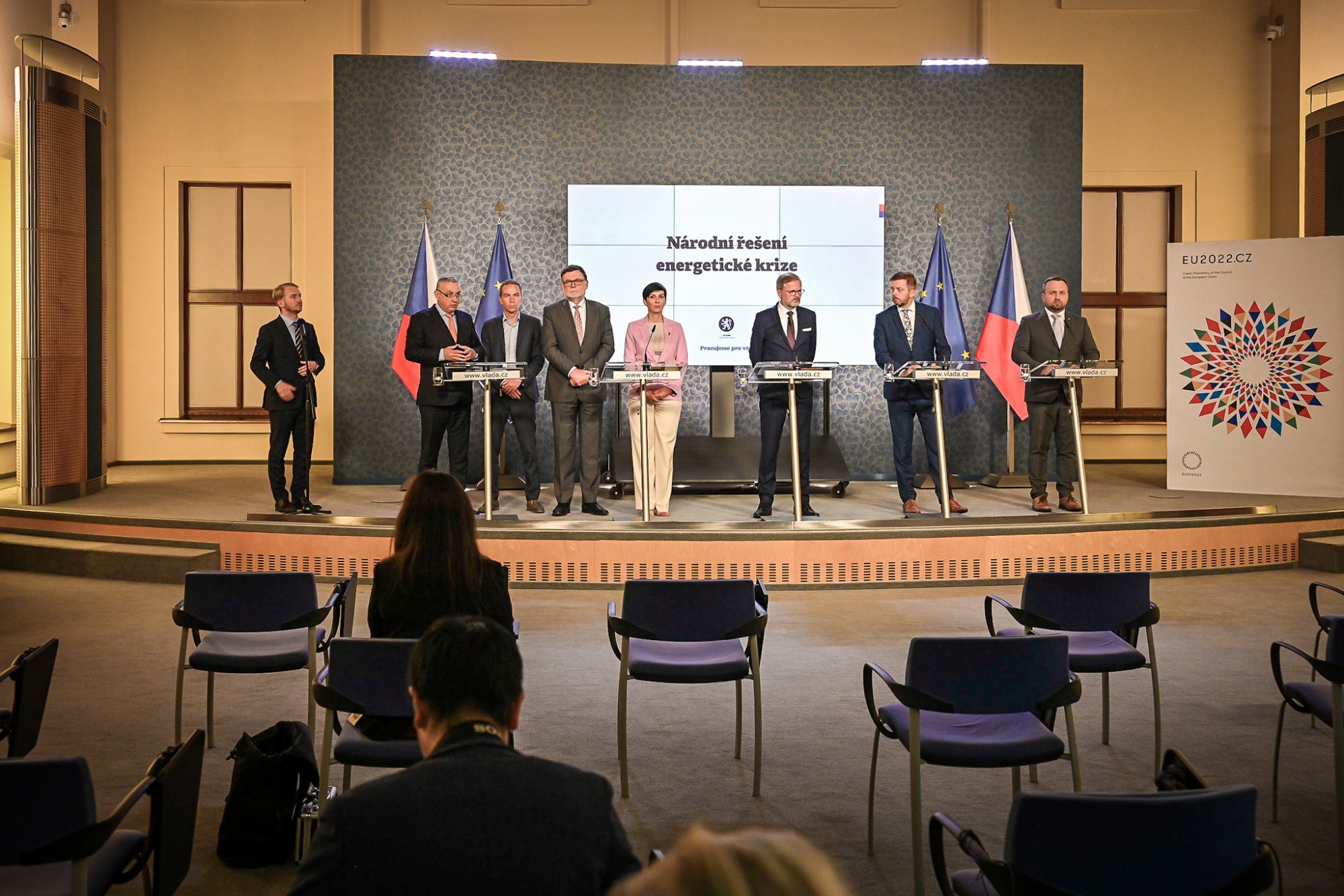 Vláda představila pravidla pro zastropování cen elektřiny a plynu pro všechny maloodběratele