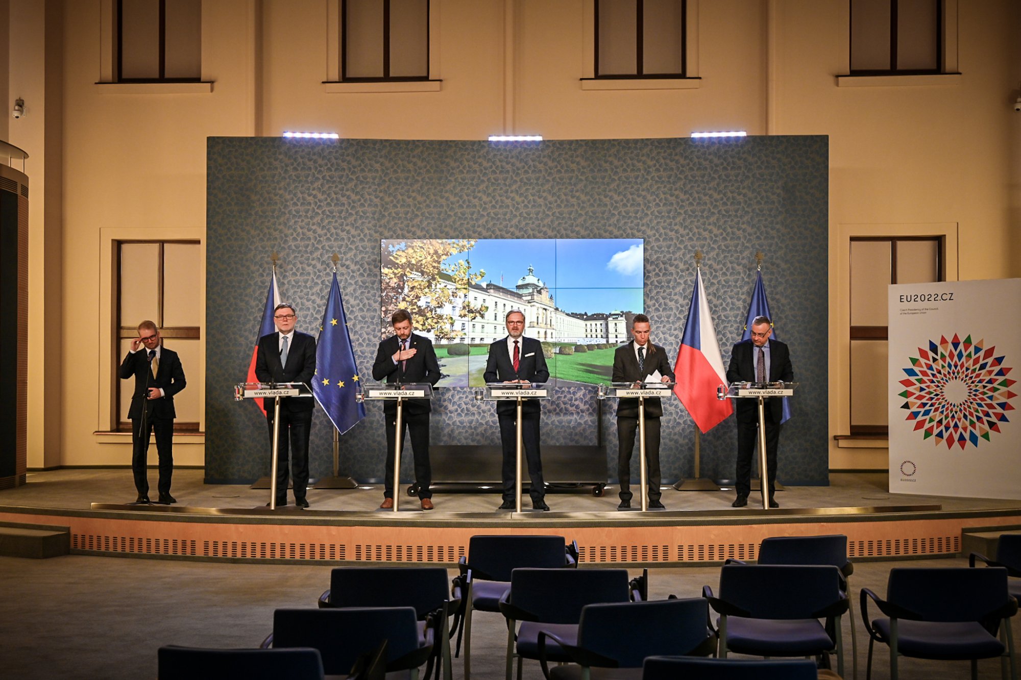 Vláda schválila návrh státního rozpočtu na rok 2023, navrhuje také zjednodušit vznik malých solárních elektráren