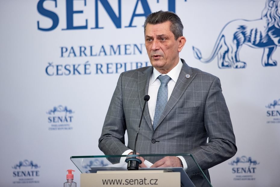 V senátorském klubu ODS a TOP 09 usedne čtyřiatřicet senátorů. „Je to velký úspěch i závazek,“ říká předseda klubu Zdeněk Nytra