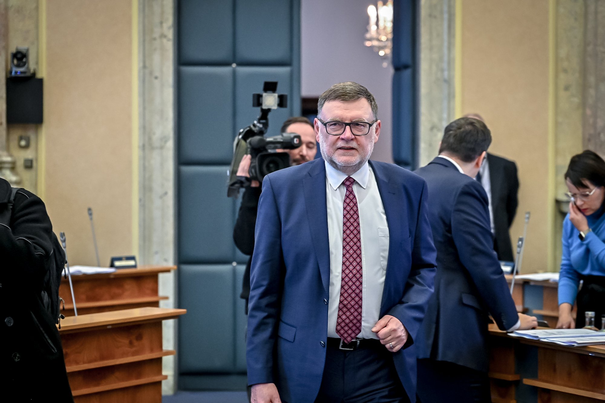 Lednová predikce MF: Ekonomika letos mírně poklesne a inflace výrazně zvolní