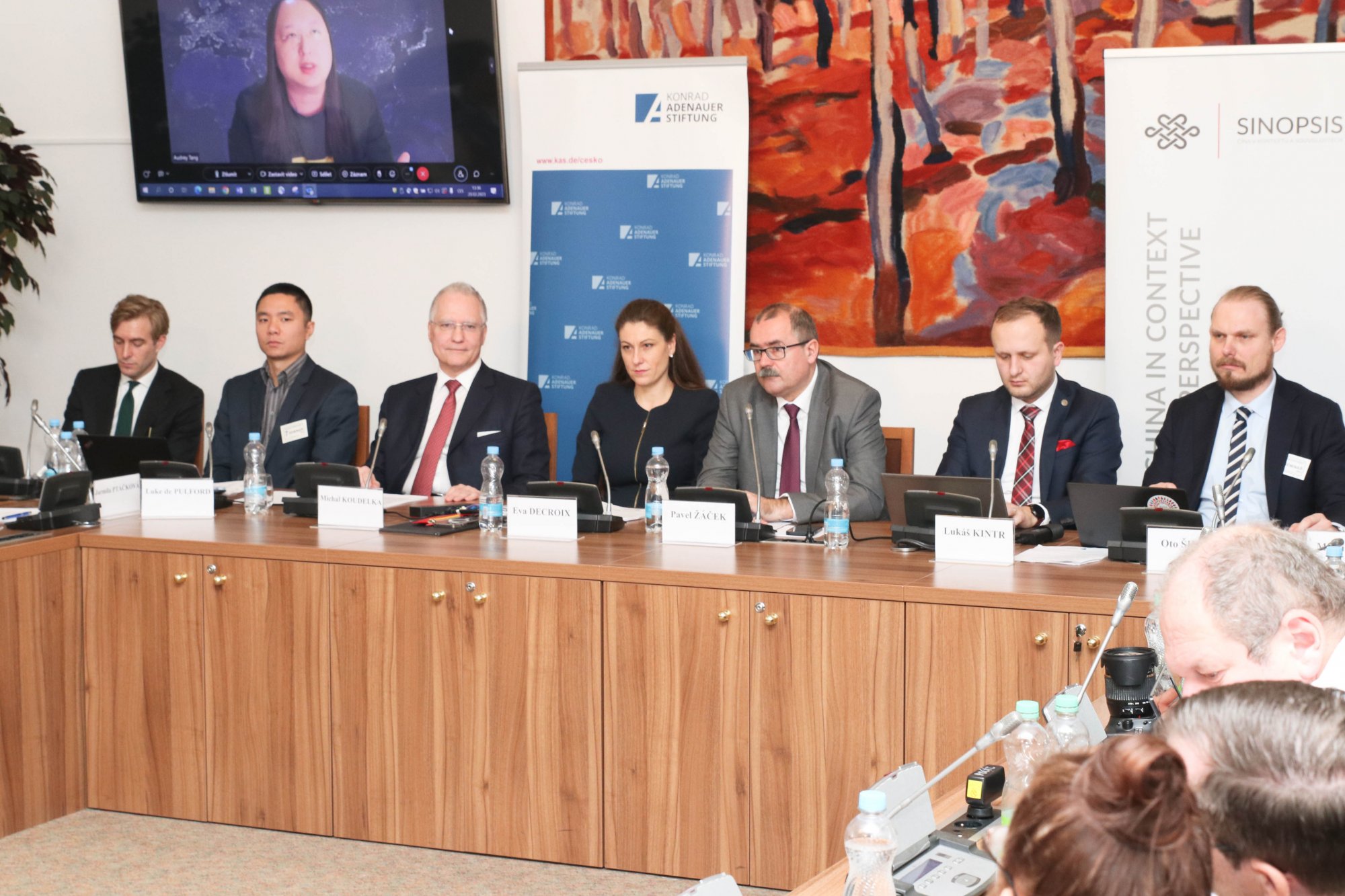 „Vztahy s Čínou v uplynulém desetiletí “, řešili poslanci a experti na konferenci projektu Sinopsis a výborů Parlamentu ČR