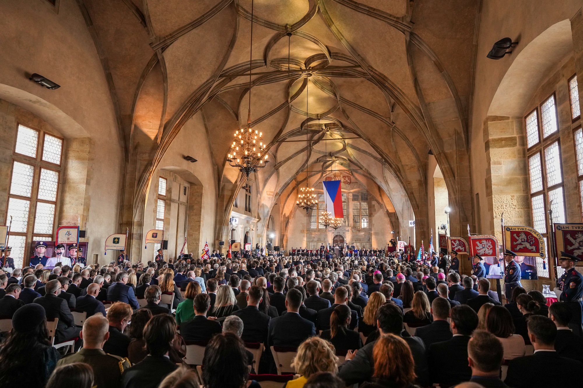 Česká republika má nového prezidenta. Petr Pavel se ujal úřadu