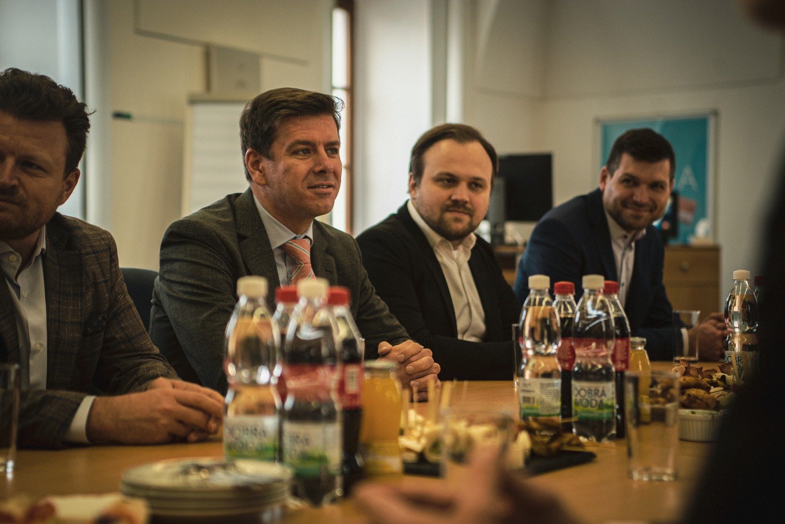 Region Kutnohorska navštívil místopředseda Sněmovny Jan Skopeček, nahlédl do významné továrny i středních škol