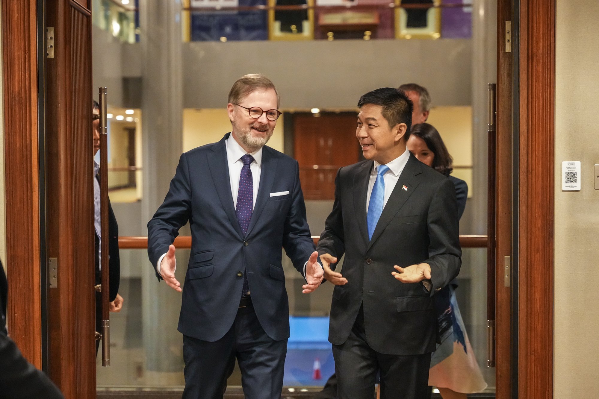 Premiér Fiala zahájil v Singapuru obchodní fórum a sešel se s nejvyššími ústavními činiteli