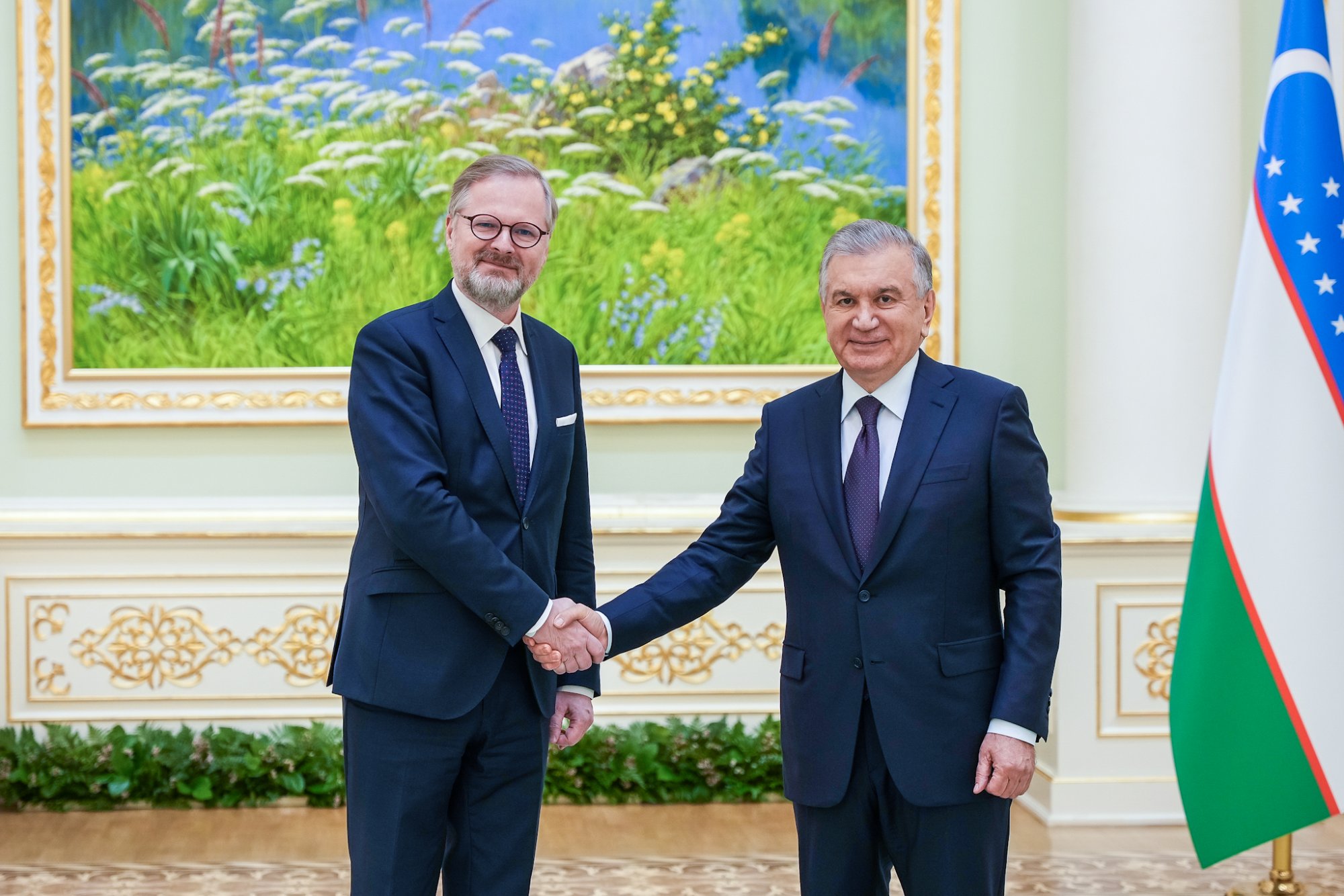 Premiér Fiala zakončil desetidenní cestu po Asii v Uzbekistánu