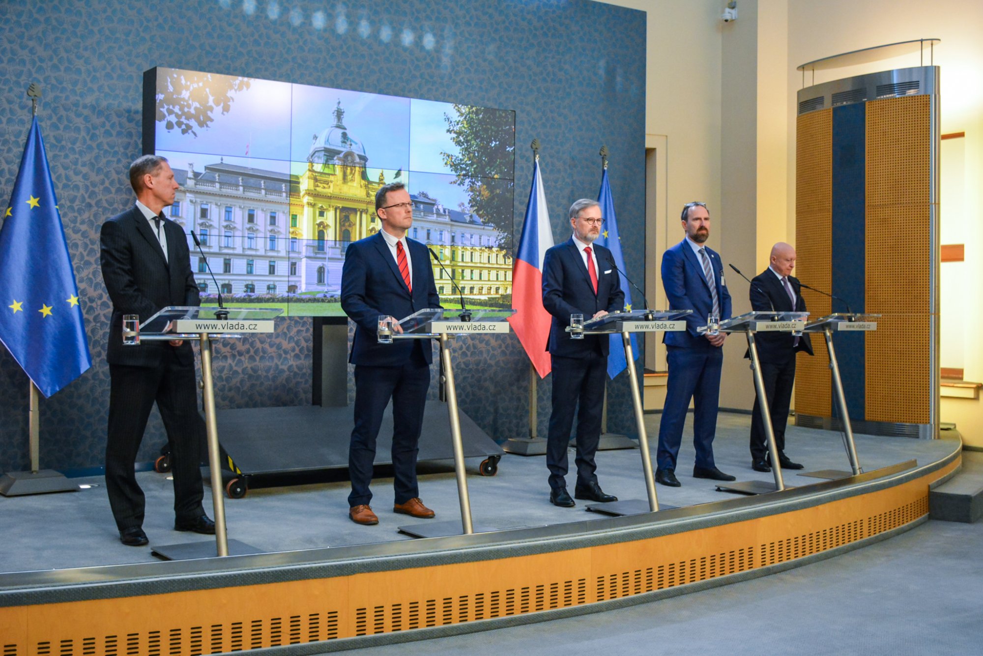 Na jednání premiéra Petra Fialy s energetickými firmami se potvrdilo, že reálné ceny energií jsou mnohem nižší. Dodavatelé poskytnou více dat