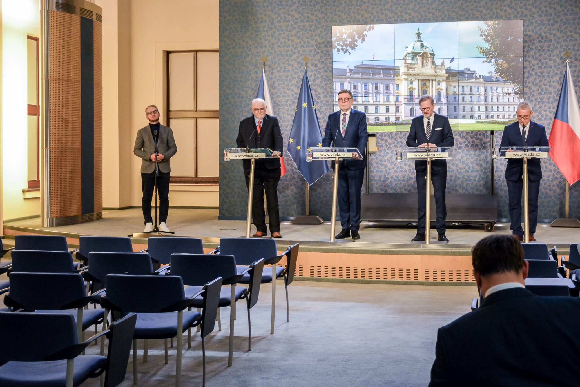 Tripartita se zabývala vládním úsporným balíčkem a návrhem důchodové reformy
