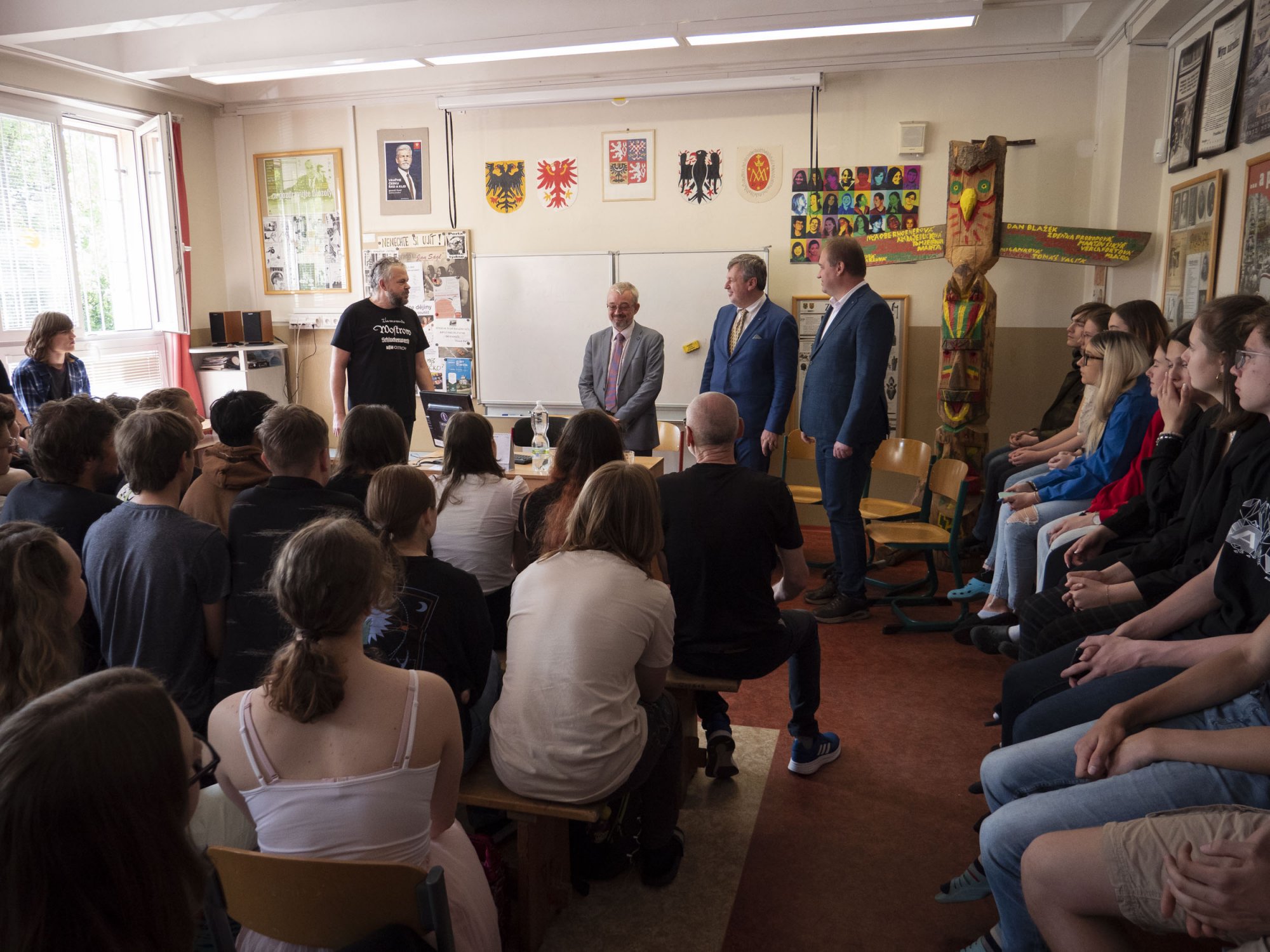 ODS blíž k vám: Výjezdní tour občanských demokratů odstartovali poslanci v Karlovarském kraji, diskutovali se studenty, podnikateli i veřejností