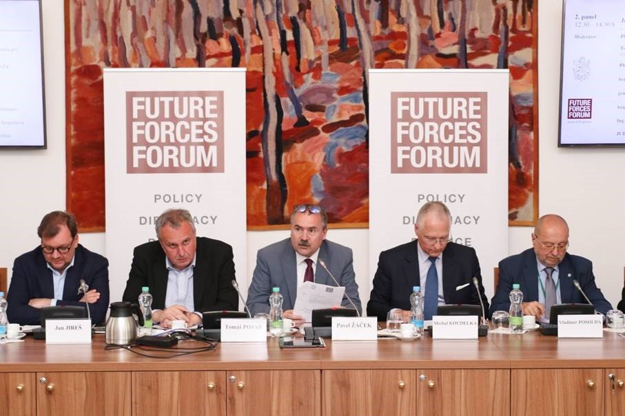 Spolupráce bezpečnostních sborů, armády i jednotlivých složek podílejících se na obraně a národní bezpečnosti České republiky, je dnes mimořádně důležitá