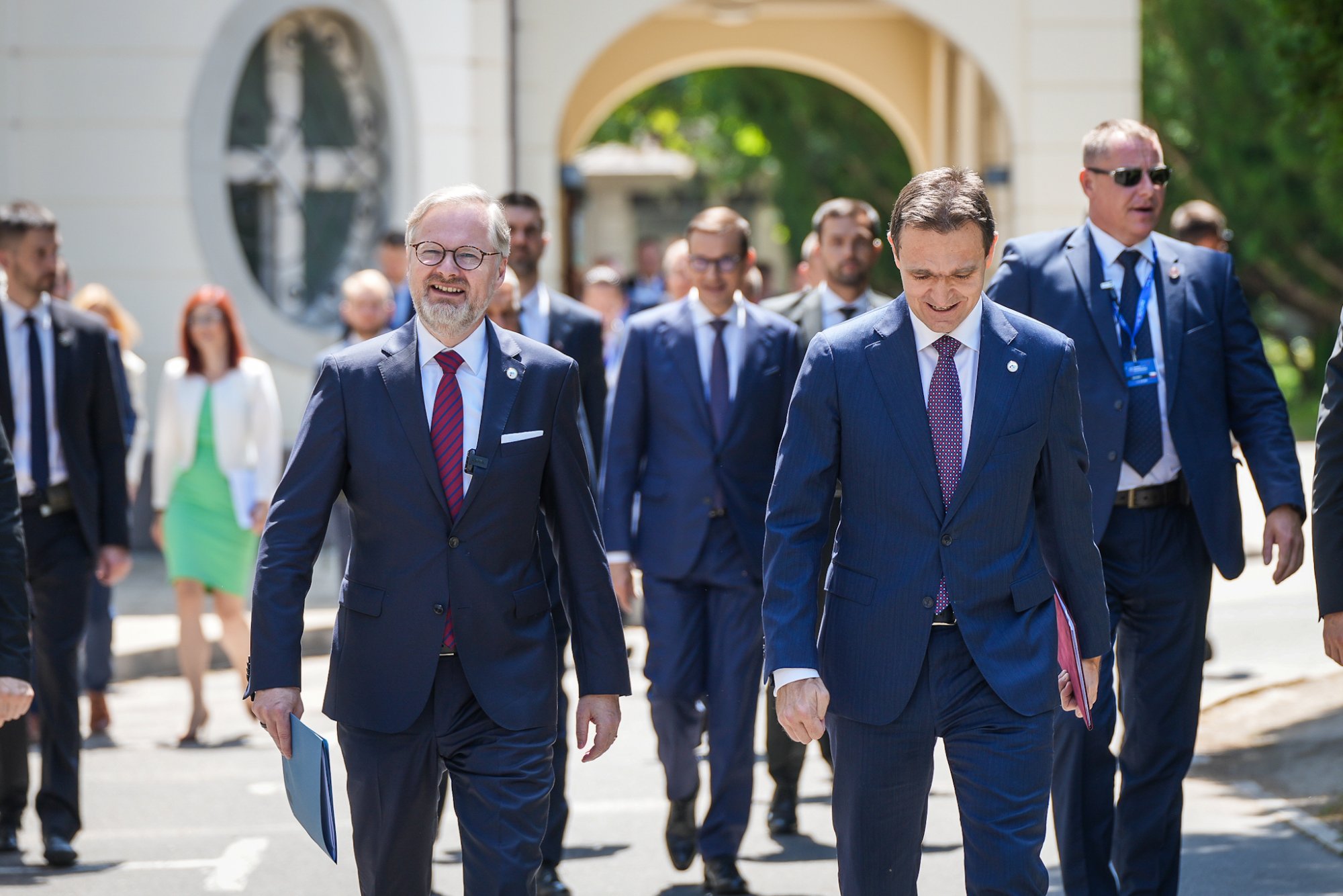 Premiér Fiala jednal v Bratislavě s předsedy vlád zemí V4 a představil priority českého předsednictví