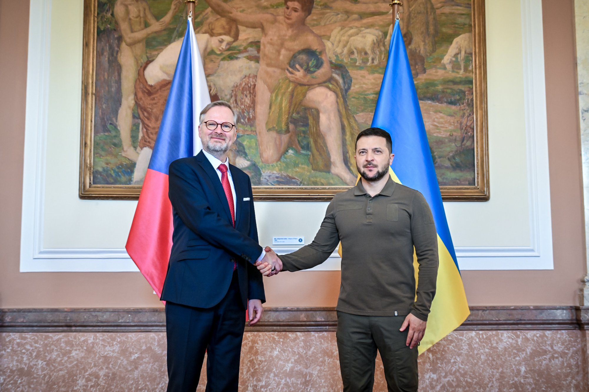 Premiér Fiala jednal s prezidentem Zelenským o další pomoci a o poválečné obnově Ukrajiny
