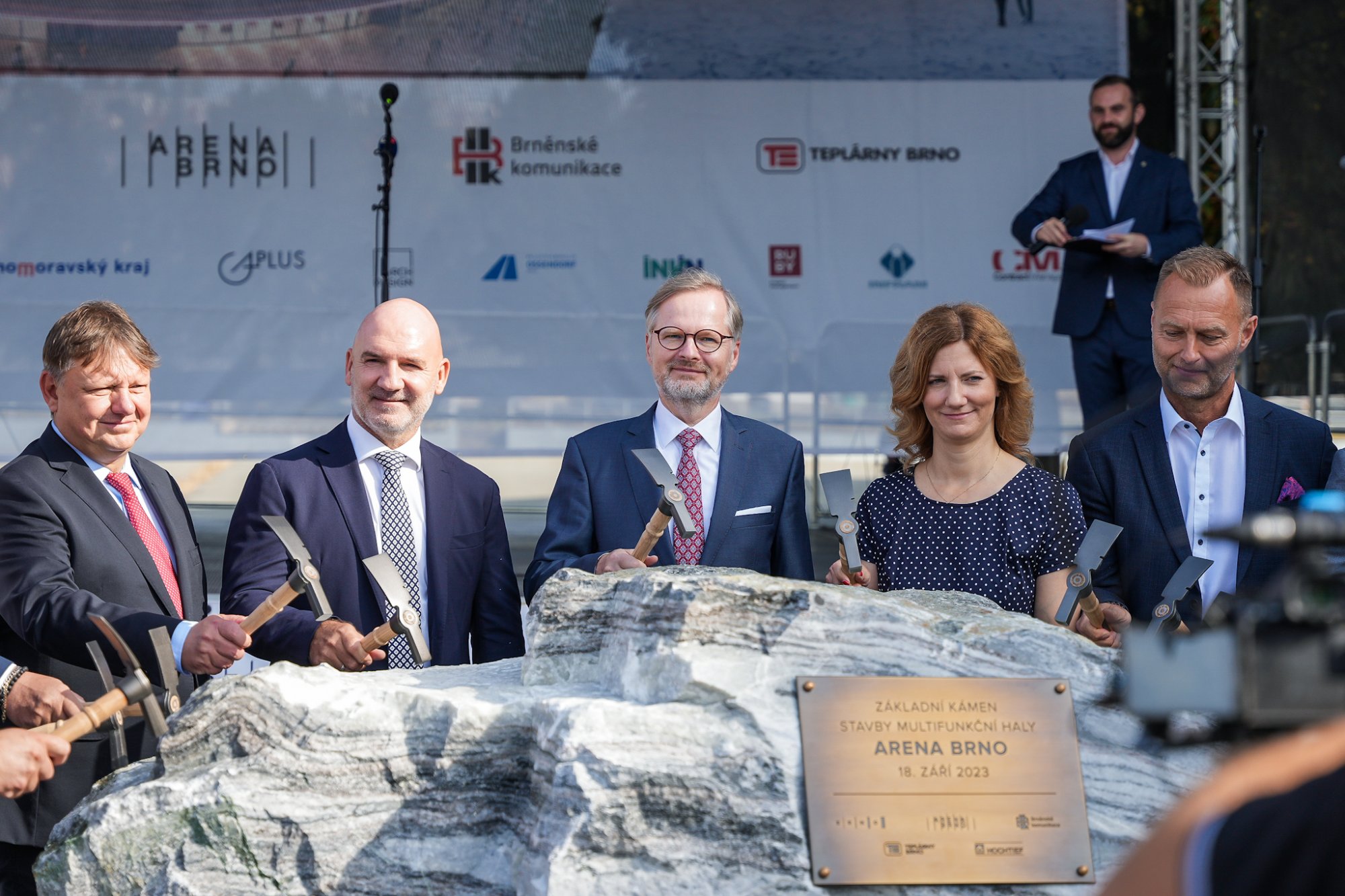 Premiér Petr Fiala symbolicky převzal strategické zásobníky plynu v Dolních Dunajovicích a navštívil Jihomoravský kraj