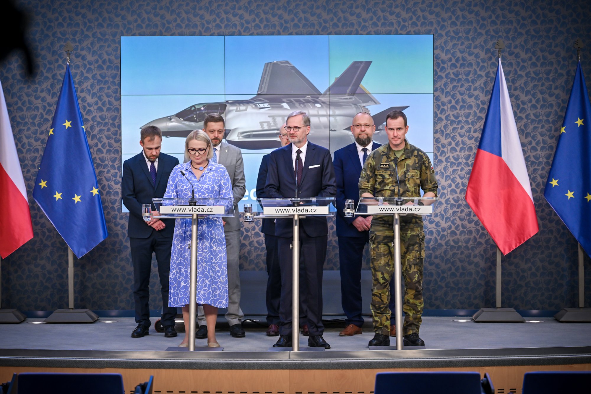 Vláda schválila státní rozpočet na rok 2024, rozhodla o nákupu nadzvukových letounů F-35 a učinila další krok k posílení energetické bezpečnosti