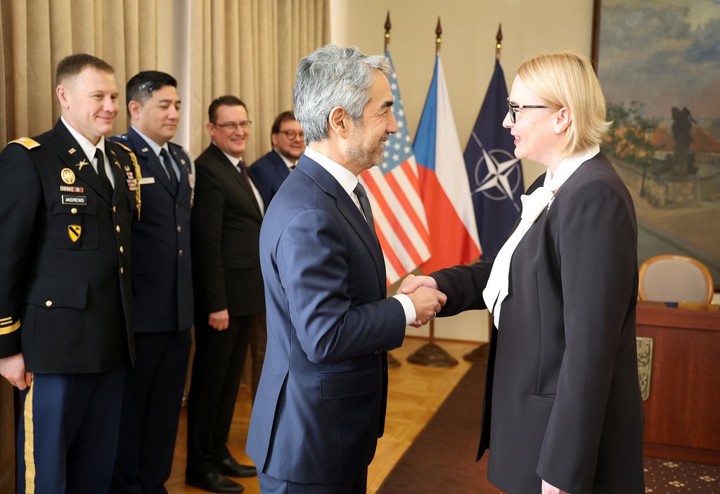 Ministryně Černochová dnes stvrdila nákup amerických F-35