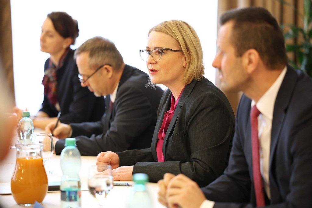 Ministryně obrany Černochová jednala se zástupci obranného průmyslu