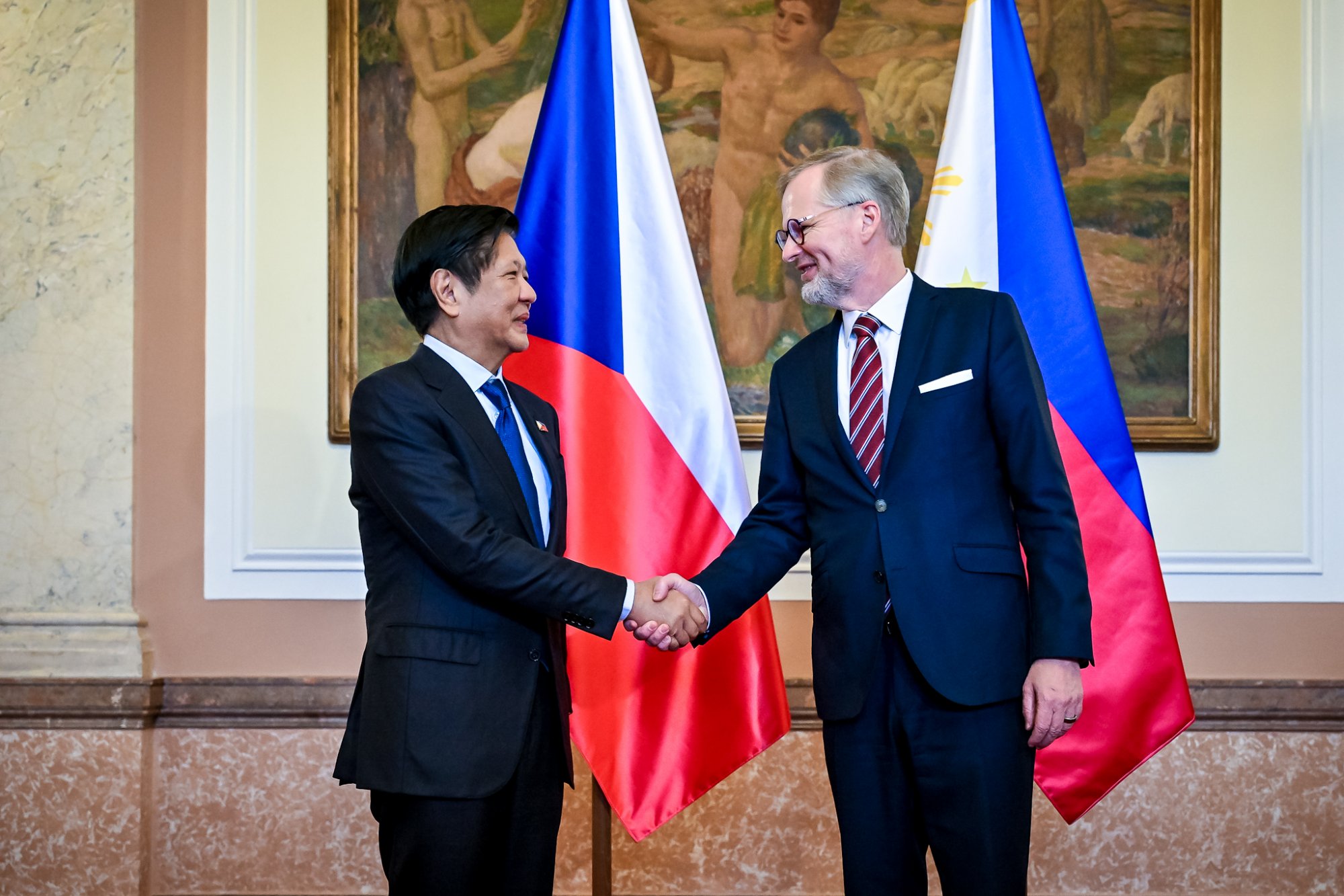 Premiér Fiala jednal s prezidentem Filipín Marcosem o podpoře obchodu a obranné spolupráci