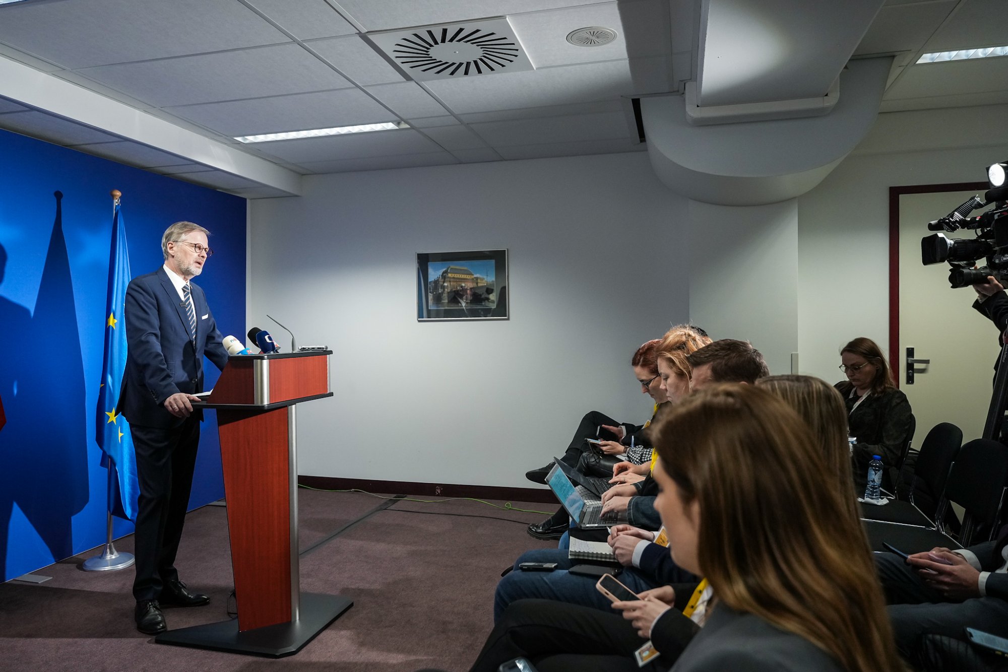Lídři EU ocenili v Bruselu českou iniciativu na nákup munice pro Ukrajinu