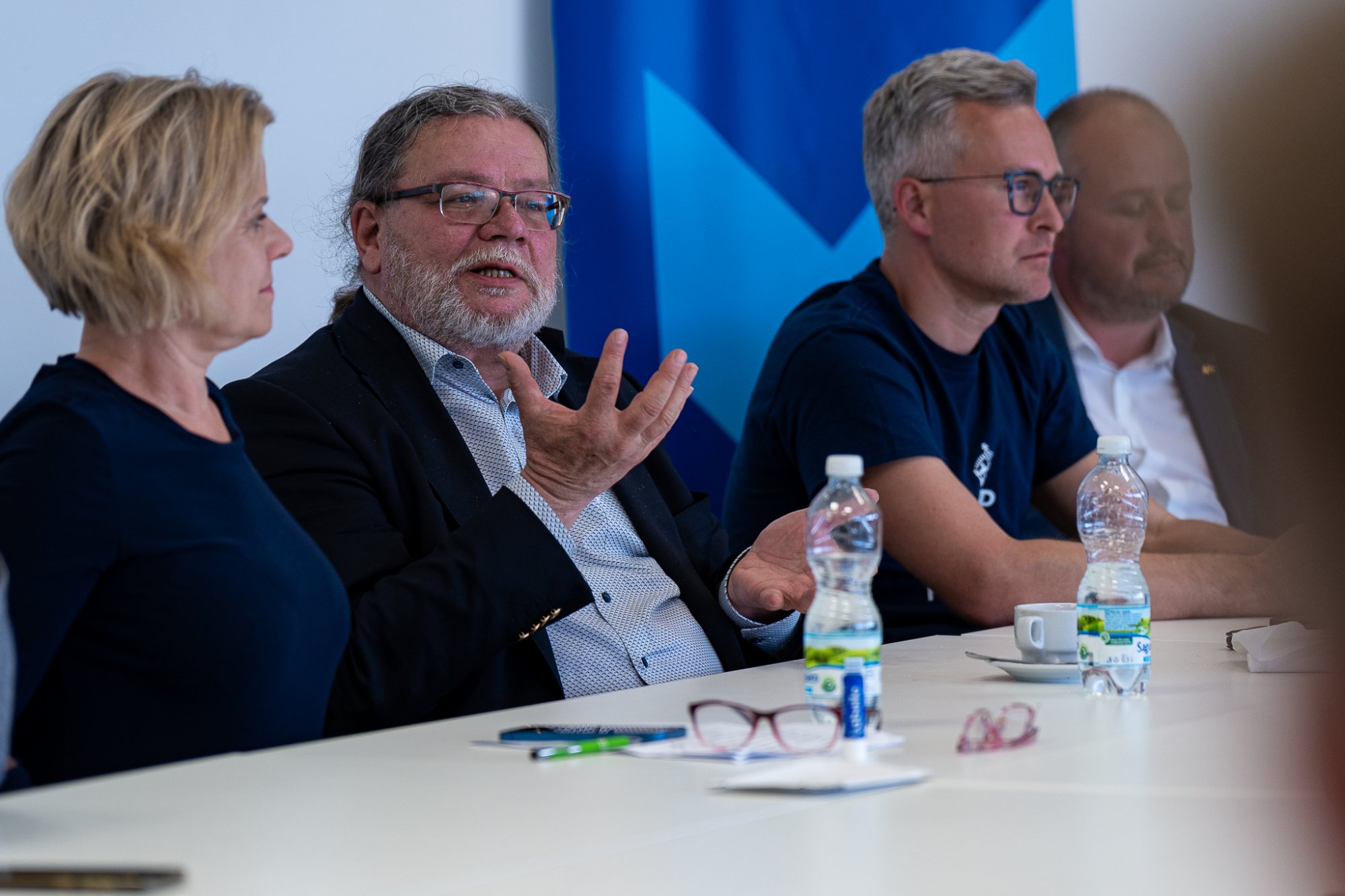 Alexandr Vondra, Veronika Vrecionová a Ondřej Krutílek navštívili Olomoucký kraj. Navštívili zde místní průmyslníky, zemědělce i zástupce za sektor inovací