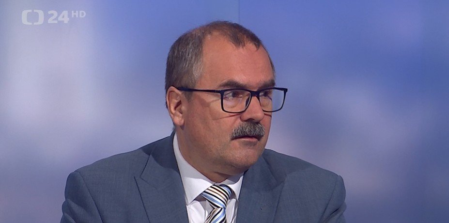 Události, komentáře: Zásah cílů v Rusku pomůže ukrajinské obraně, domnívá se Žáček