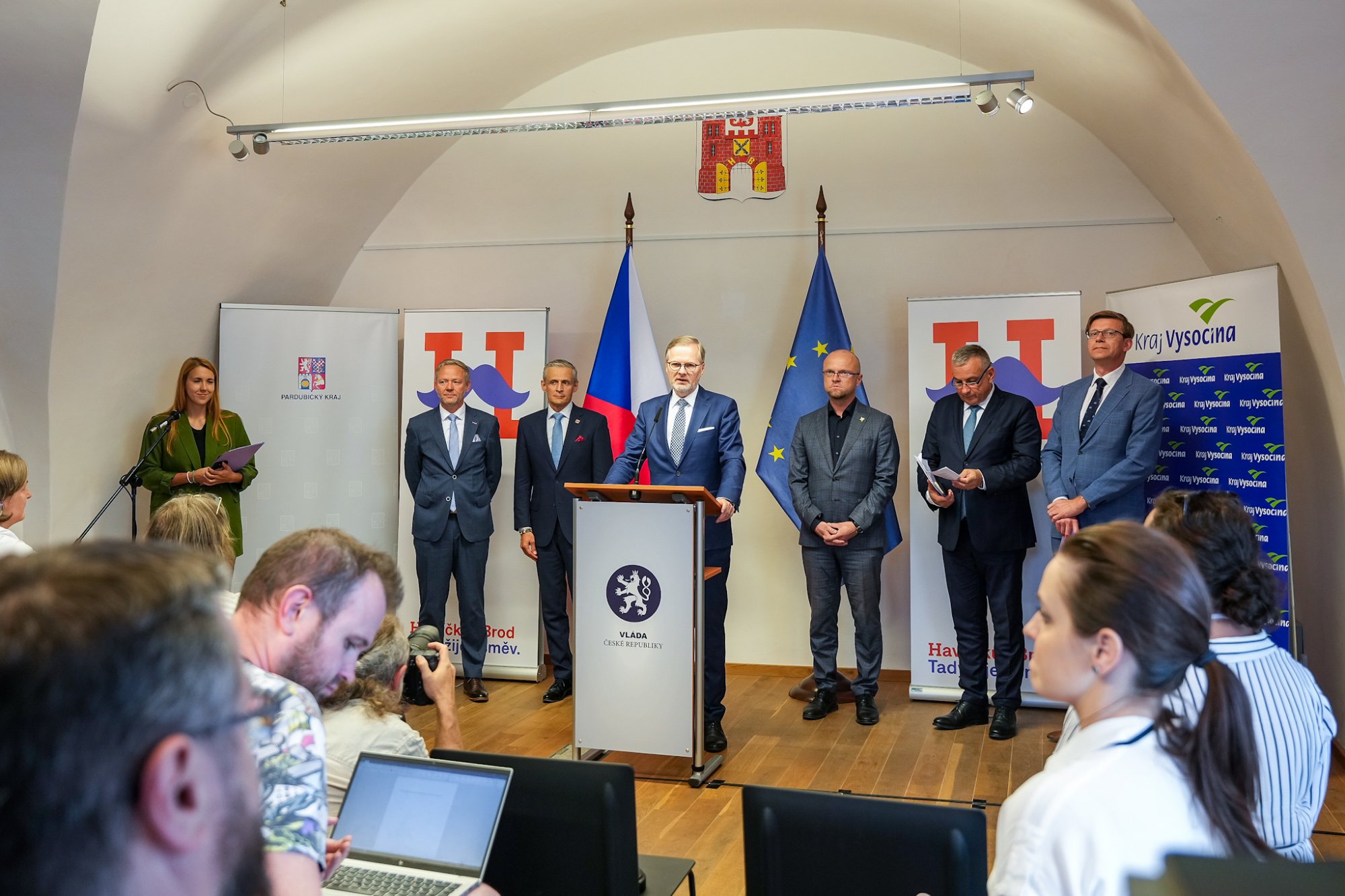Vláda jednala s radami Pardubického kraje a Kraje Vysočina a rozhodla o zvýšení náboru kvalifikovaných pracovníků z Indonésie